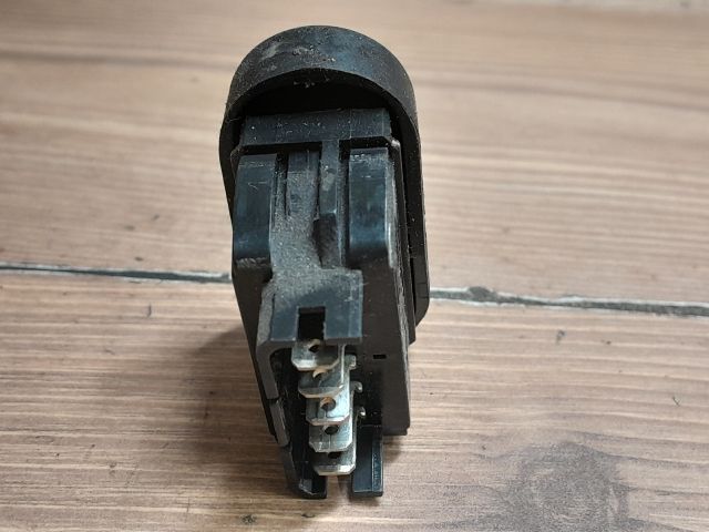 bontott DACIA SANDERO Bal első Ablakemelő Kapcsoló