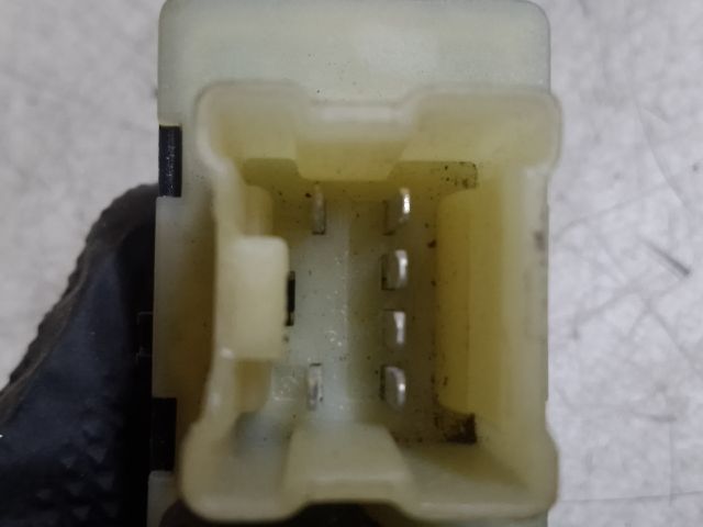 bontott DACIA SANDERO Bal első Ablakemelő Kapcsoló