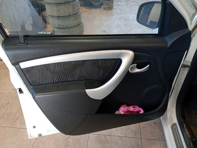 bontott DACIA SANDERO Bal első Ablakemelő Kapcsoló