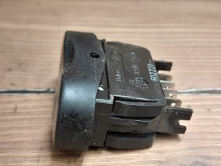 bontott DACIA SANDERO Bal első Ablakemelő Kapcsoló