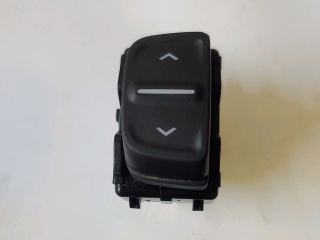 bontott DACIA SANDERO Bal első Ablakemelő Kapcsoló