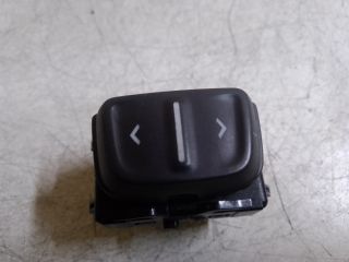 bontott DACIA SANDERO Bal első Ablakemelő Kapcsoló