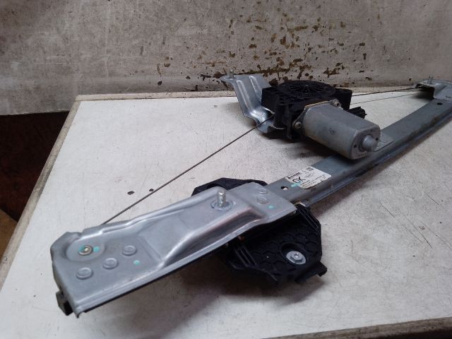 bontott DACIA SANDERO Bal első Ablakemelő Szerkezet (Elektromos)