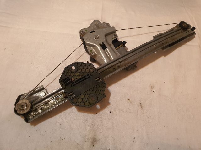 bontott DACIA SANDERO Bal első Ablakemelő Szerkezet (Elektromos)