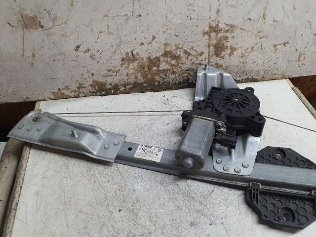 bontott DACIA SANDERO Bal első Ablakemelő Szerkezet (Elektromos)