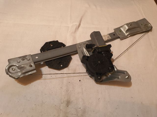 bontott DACIA SANDERO Bal első Ablakemelő Szerkezet (Elektromos)