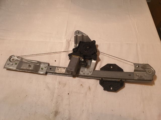 bontott DACIA SANDERO Bal első Ablakemelő Szerkezet (Elektromos)