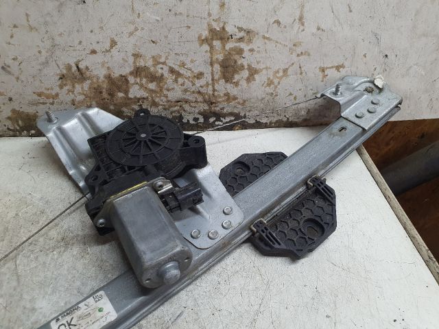 bontott DACIA SANDERO Bal első Ablakemelő Szerkezet (Elektromos)