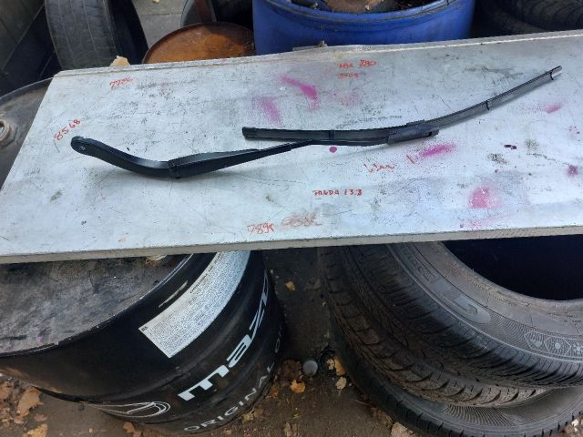 bontott DACIA SANDERO Bal első Ablaktörlő Kar