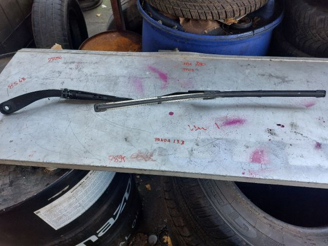 bontott DACIA SANDERO Bal első Ablaktörlő Kar