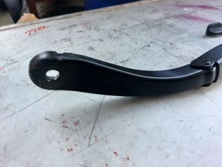 bontott DACIA SANDERO Bal első Ablaktörlő Kar