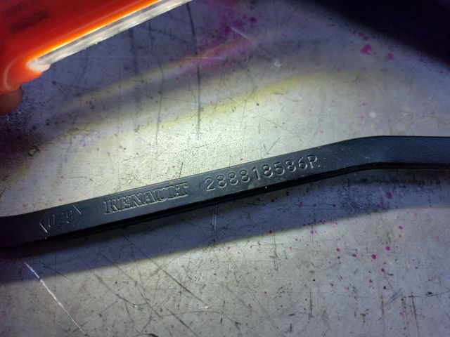 bontott DACIA SANDERO Bal első Ablaktörlő Kar