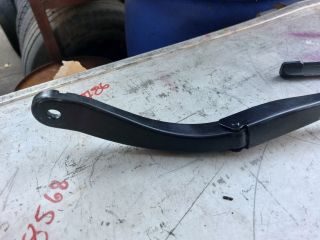 bontott DACIA SANDERO Bal első Ablaktörlő Kar