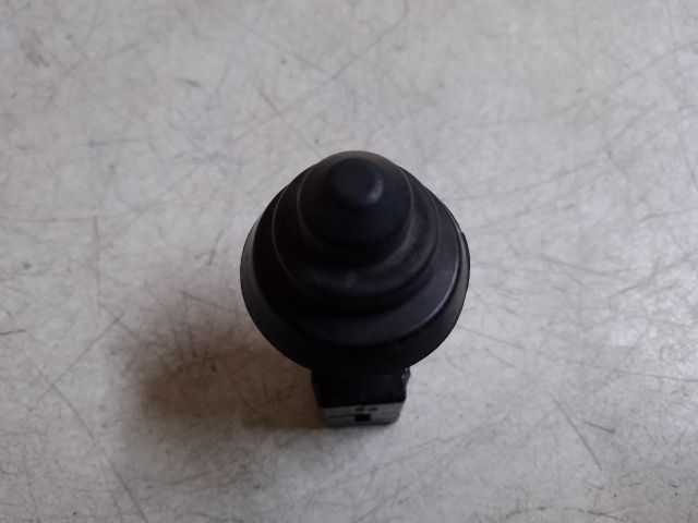 bontott DACIA SANDERO Bal első Ajtó Kapcsoló