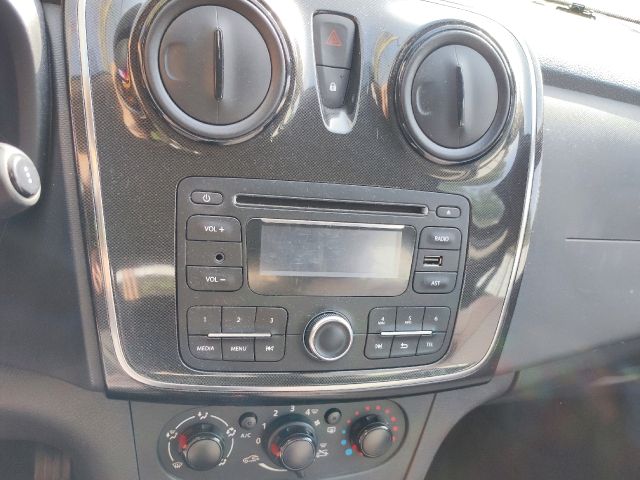 bontott DACIA SANDERO Bal első Ajtó (Részeivel)