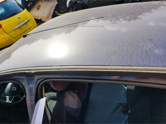 bontott DACIA SANDERO Bal első Ajtó (Részeivel)