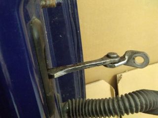 bontott DACIA SANDERO Bal első Ajtóhatároló