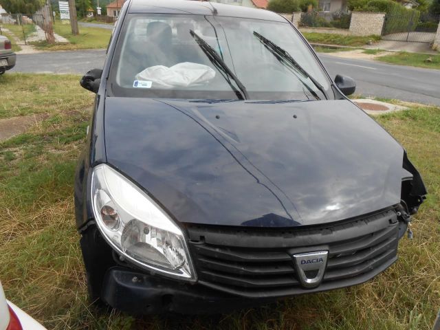 bontott DACIA SANDERO Bal első Ajtóhatároló