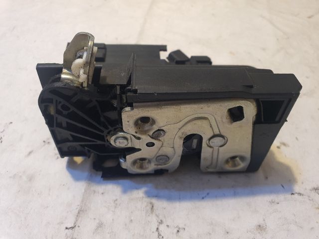 bontott DACIA SANDERO Bal első Ajtózár