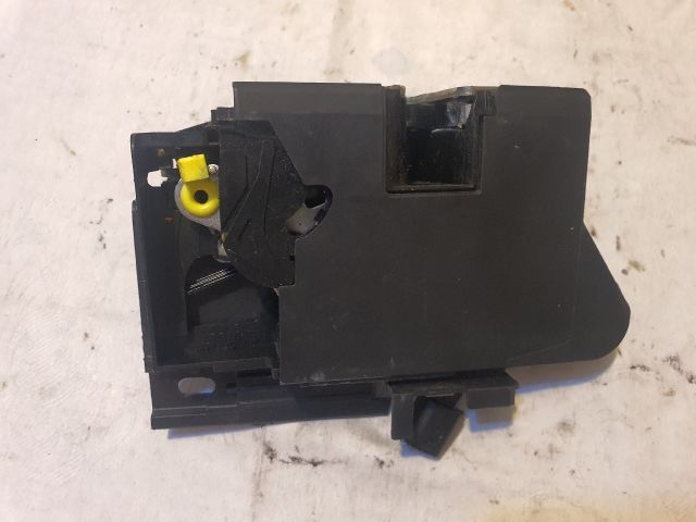 bontott DACIA SANDERO Bal első Ajtózár