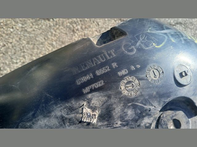 bontott DACIA SANDERO Bal első Első Dobbetét (Kerékjárati, Műanyag)