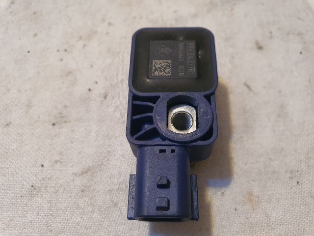 bontott DACIA SANDERO Bal első Oldal Ütközés Érzékelő