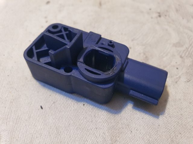 bontott DACIA SANDERO Bal első Oldal Ütközés Érzékelő