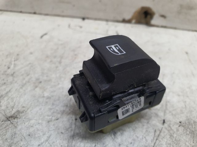 bontott DACIA SANDERO Bal hátsó Ablakemelő Kapcsoló