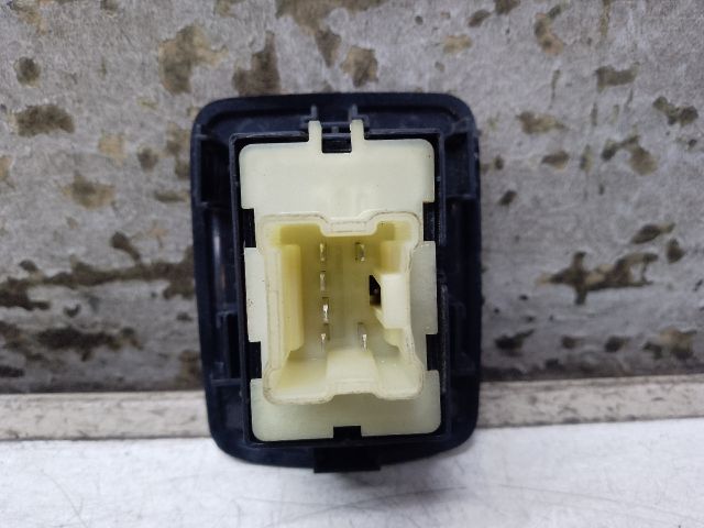 bontott DACIA SANDERO Bal hátsó Ablakemelő Kapcsoló