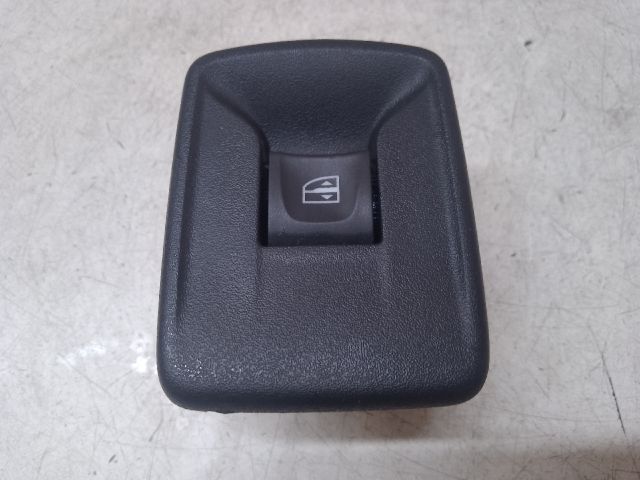 bontott DACIA SANDERO Bal hátsó Ablakemelő Kapcsoló