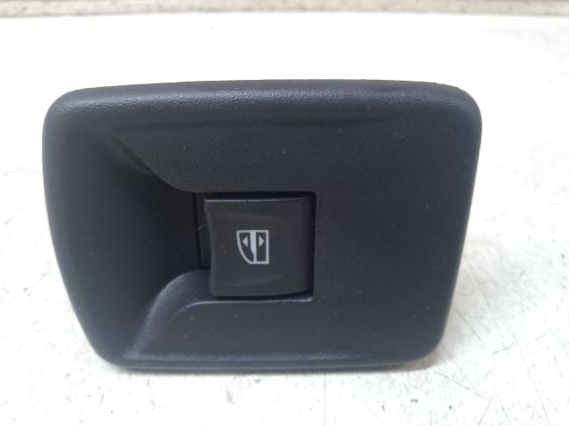 bontott DACIA SANDERO Bal hátsó Ablakemelő Kapcsoló