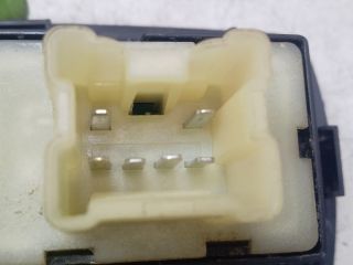 bontott DACIA SANDERO Bal hátsó Ablakemelő Kapcsoló