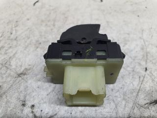 bontott DACIA SANDERO Bal hátsó Ablakemelő Kapcsoló