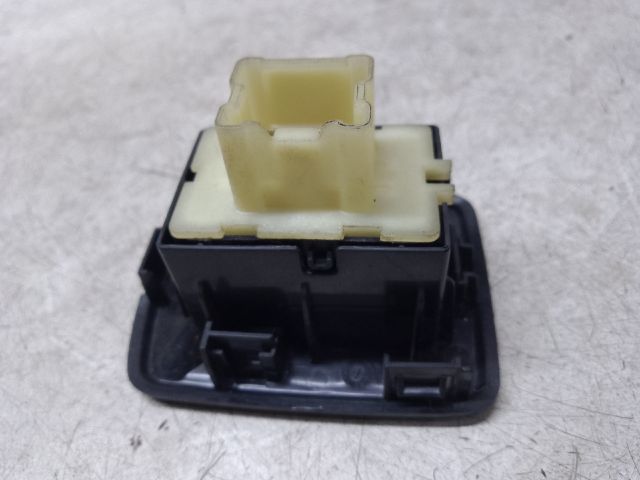 bontott DACIA SANDERO Bal hátsó Ablakemelő Kapcsoló