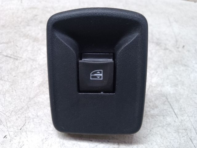 bontott DACIA SANDERO Bal hátsó Ablakemelő Kapcsoló