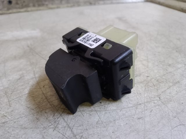 bontott DACIA SANDERO Bal hátsó Ablakemelő Kapcsoló