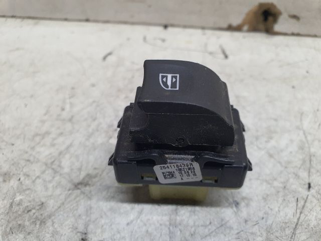 bontott DACIA SANDERO Bal hátsó Ablakemelő Kapcsoló