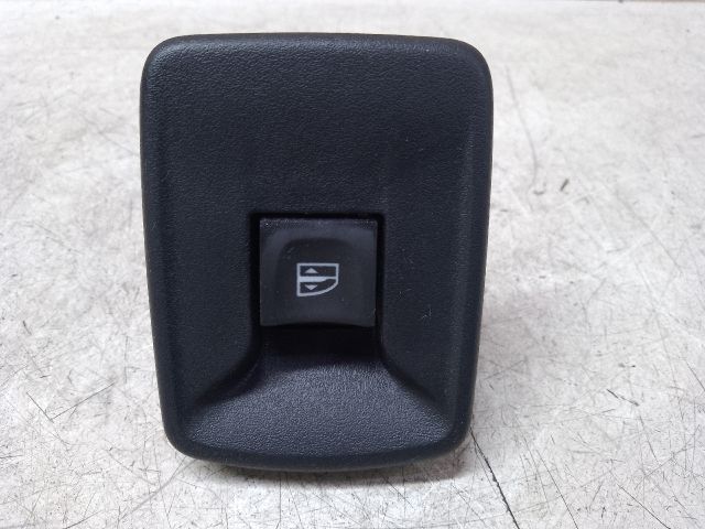 bontott DACIA SANDERO Bal hátsó Ablakemelő Kapcsoló