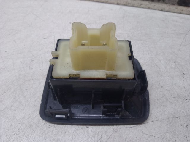 bontott DACIA SANDERO Bal hátsó Ablakemelő Kapcsoló