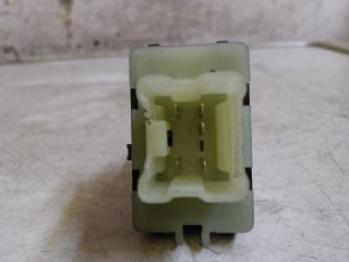 bontott DACIA SANDERO Bal hátsó Ablakemelő Kapcsoló