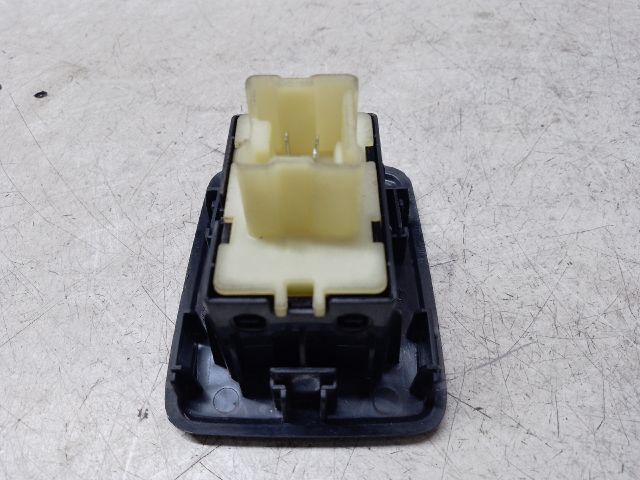 bontott DACIA SANDERO Bal hátsó Ablakemelő Kapcsoló