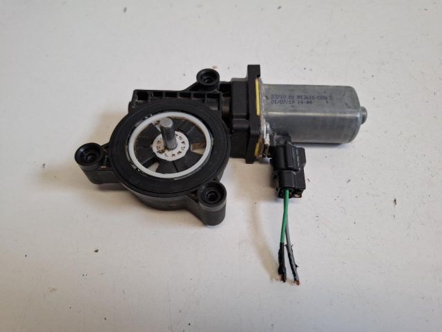 bontott DACIA SANDERO Bal hátsó Ablakemelő Motor