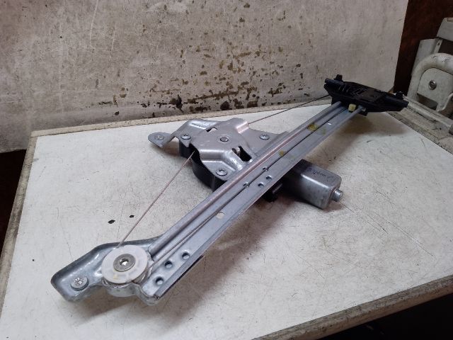 bontott DACIA SANDERO Bal hátsó Ablakemelő Szerkezet (Elektromos)