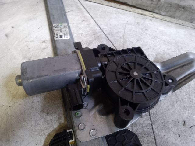 bontott DACIA SANDERO Bal hátsó Ablakemelő Szerkezet (Elektromos)