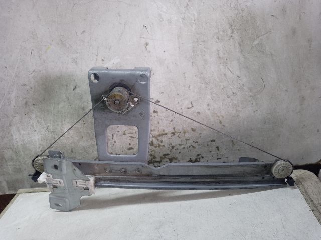 bontott DACIA SANDERO Bal hátsó Ablakemelő Szerkezet (Mechanikus)