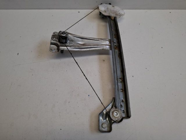 bontott DACIA SANDERO Bal hátsó Ablakemelő Szerkezet (Mechanikus)