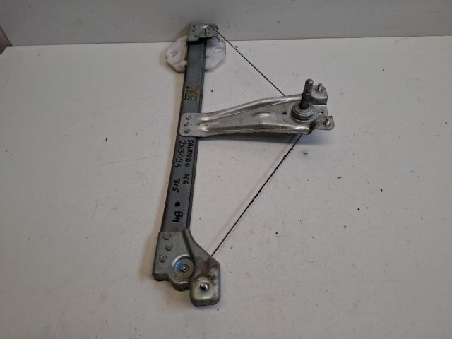 bontott DACIA SANDERO Bal hátsó Ablakemelő Szerkezet (Mechanikus)