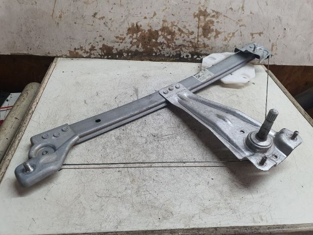 bontott DACIA SANDERO Bal hátsó Ablakemelő Szerkezet (Mechanikus)