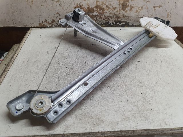 bontott DACIA SANDERO Bal hátsó Ablakemelő Szerkezet (Mechanikus)