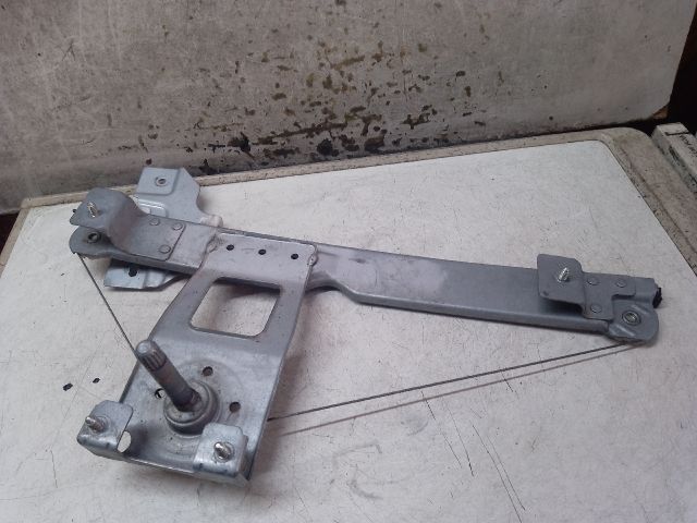 bontott DACIA SANDERO Bal hátsó Ablakemelő Szerkezet (Mechanikus)